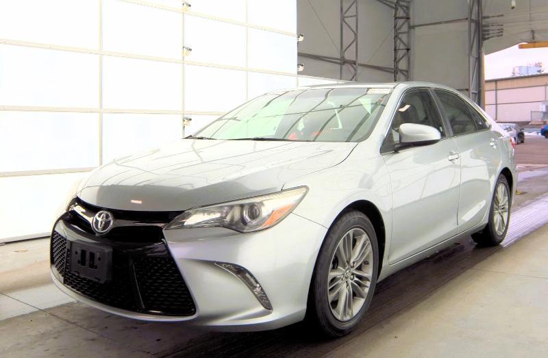 Toyota Camry SE Auto (Natl) 2017