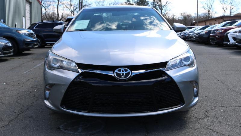 Toyota Camry SE Auto (Natl) 2017