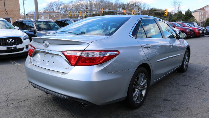 Toyota Camry SE Auto (Natl) 2017
