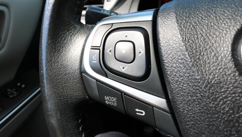 Toyota Camry SE Auto (Natl) 2017