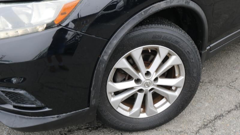 Nissan Rogue FWD 4dr SV 2015