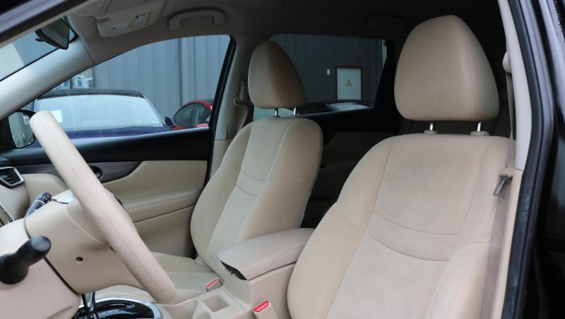 Nissan Rogue FWD 4dr SV 2015