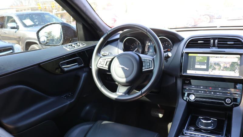 Jaguar F-Pace 25t Premium AWD 2020