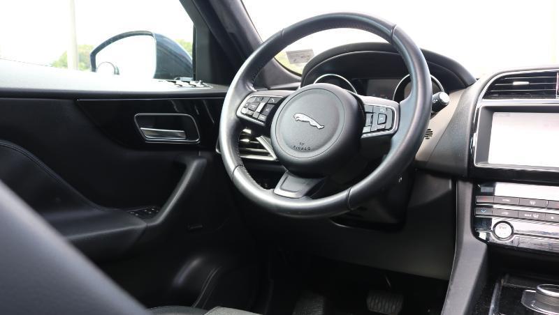 Jaguar F-Pace 25t Premium AWD 2020