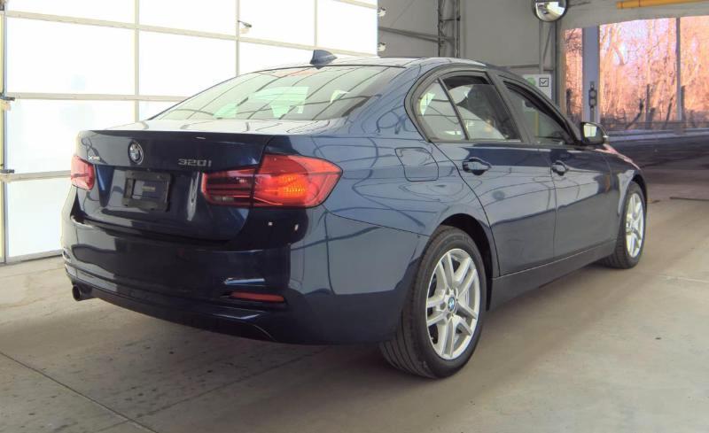 BMW 3 Series 320i xDrive Sedan 2018