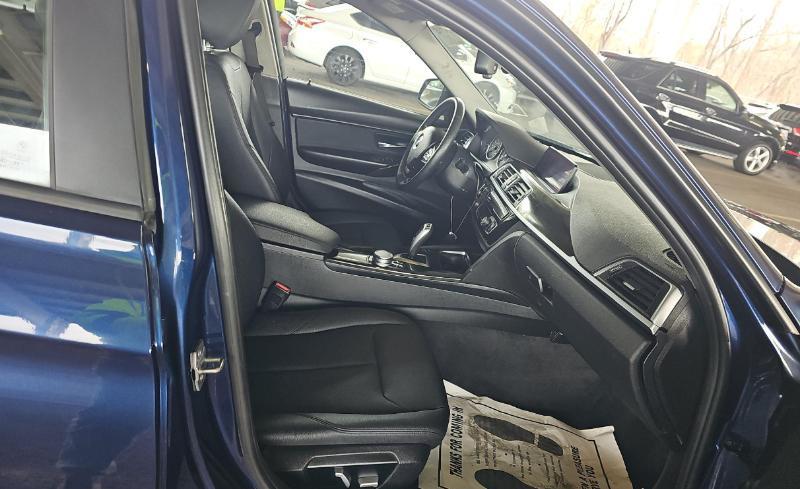 BMW 3 Series 320i xDrive Sedan 2018