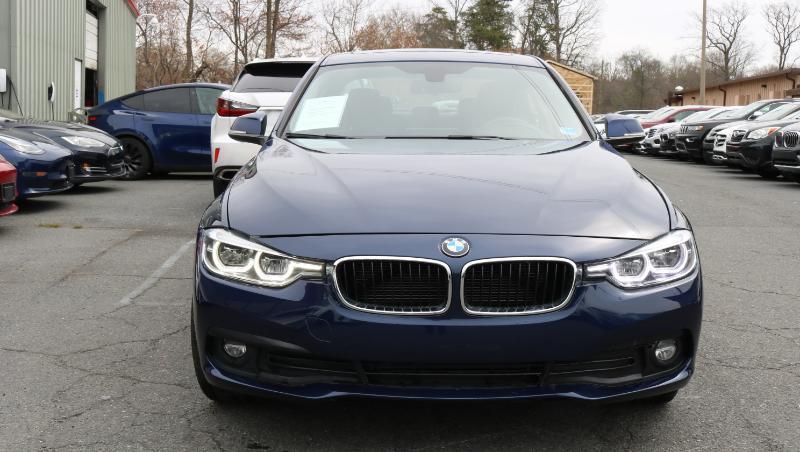 BMW 3 Series 320i xDrive Sedan 2018