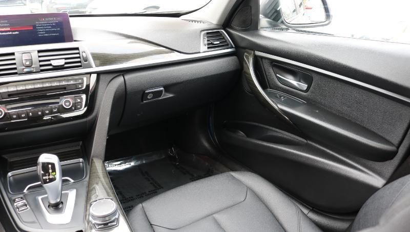 BMW 3 Series 320i xDrive Sedan 2018