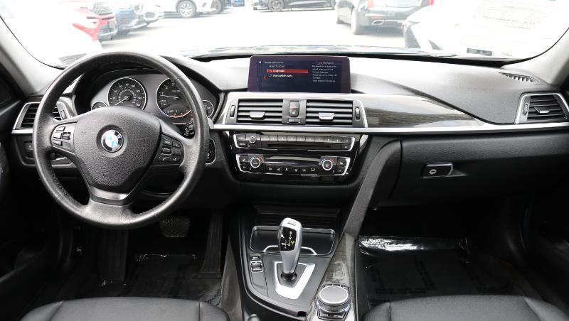 BMW 3 Series 320i xDrive Sedan 2018