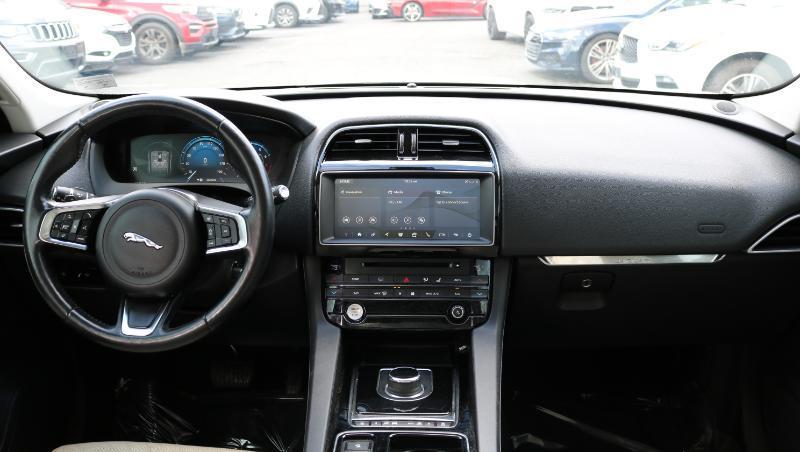 Jaguar F-Pace 25t Prestige AWD 2018