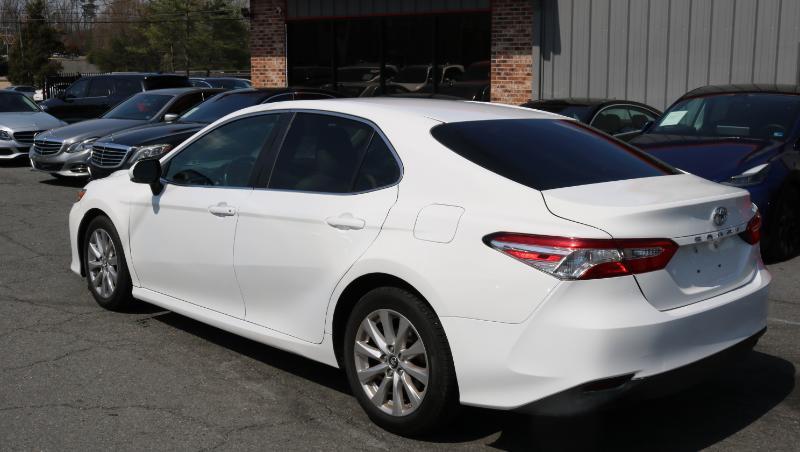 Toyota Camry XLE Auto (Natl) 2018