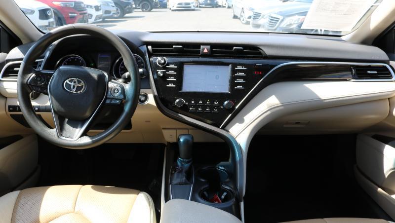 Toyota Camry XLE Auto (Natl) 2018