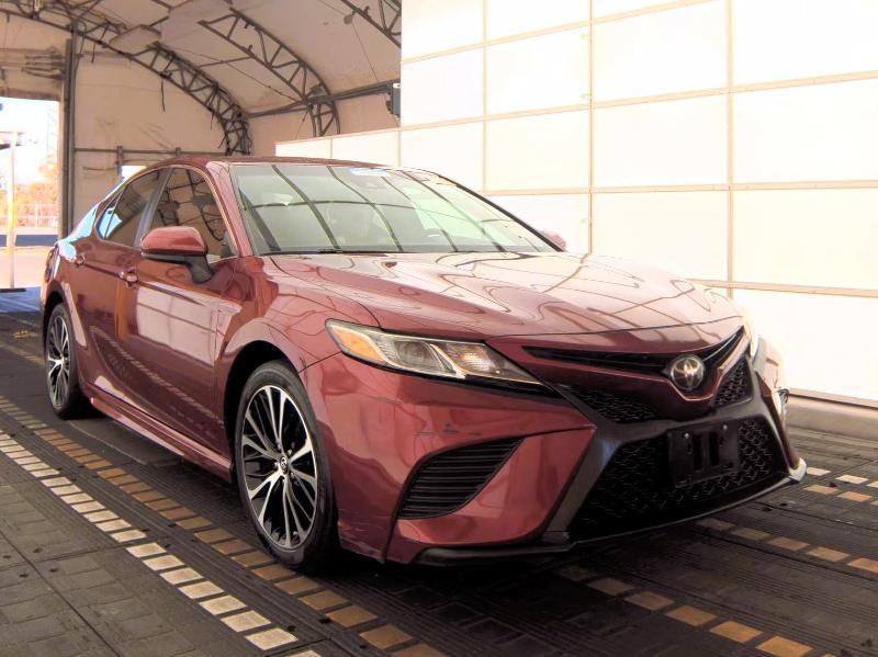 Toyota Camry SE Auto (Natl) 2018