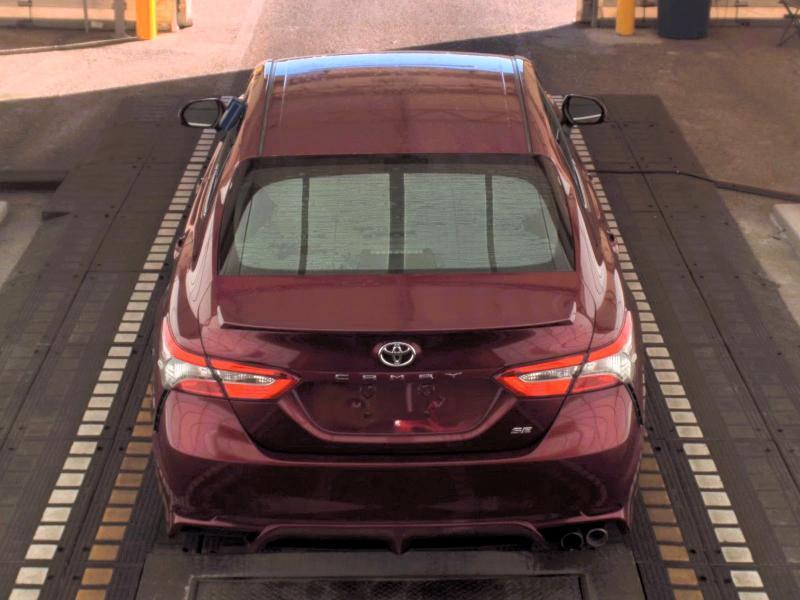 Toyota Camry SE Auto (Natl) 2018