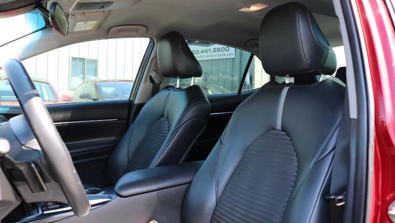 Toyota Camry SE Auto (Natl) 2018