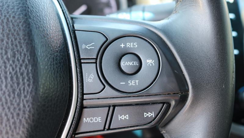 Toyota Camry SE Auto (Natl) 2018