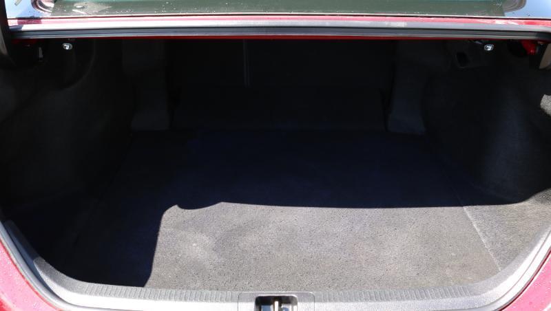 Toyota Camry SE Auto (Natl) 2018