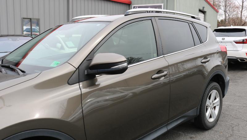 Toyota RAV4 AWD 4dr XLE (Natl) 2013