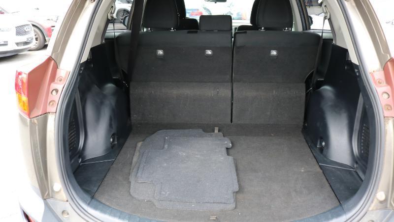 Toyota RAV4 AWD 4dr XLE (Natl) 2013