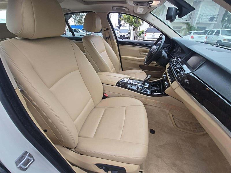 BMW 5 Series 4dr Sdn 528i RWD 2014