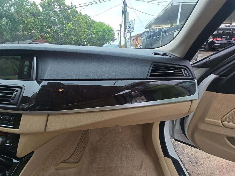 BMW 5 Series 4dr Sdn 528i RWD 2014