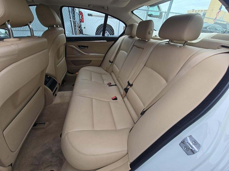 BMW 5 Series 4dr Sdn 528i RWD 2014