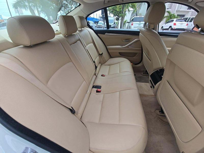 BMW 5 Series 4dr Sdn 528i RWD 2014