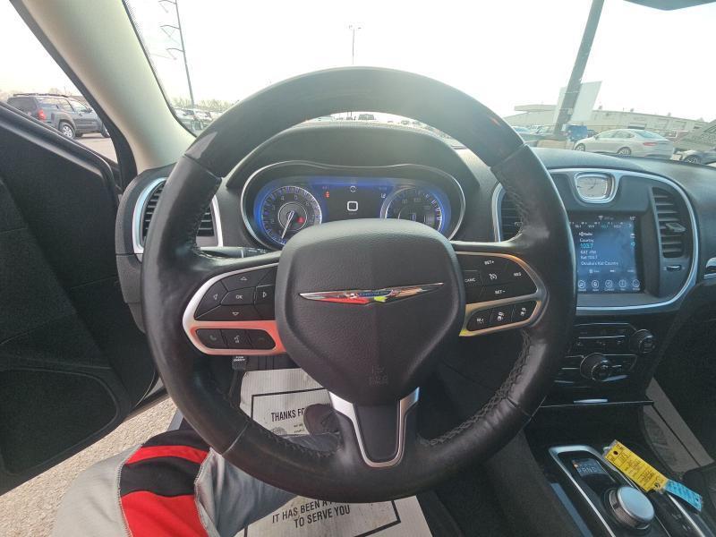 Chrysler 300 4dr Sdn Limited RWD 2015