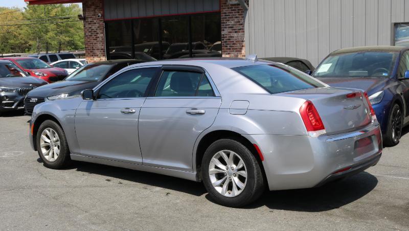 Chrysler 300 4dr Sdn Limited RWD 2015