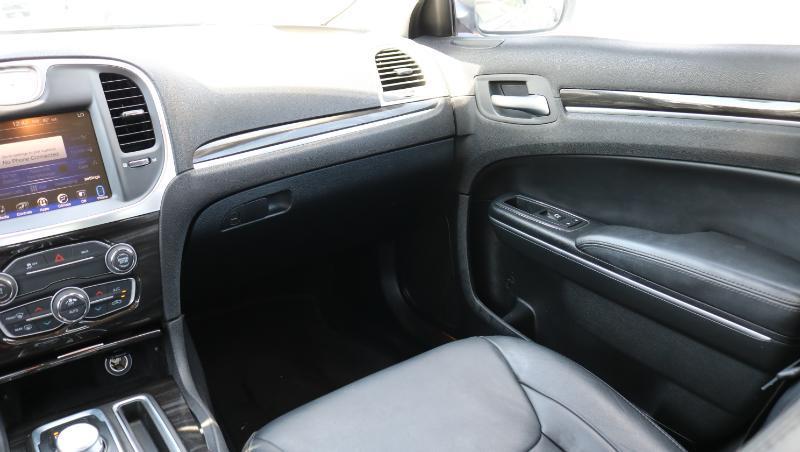 Chrysler 300 4dr Sdn Limited RWD 2015