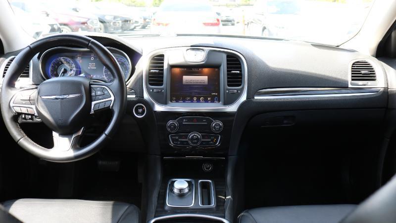 Chrysler 300 4dr Sdn Limited RWD 2015