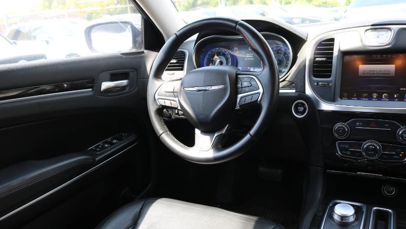 Chrysler 300 4dr Sdn Limited RWD 2015