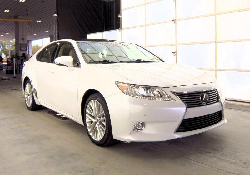 Lexus ES 350 4D Luxury Sedan 2015