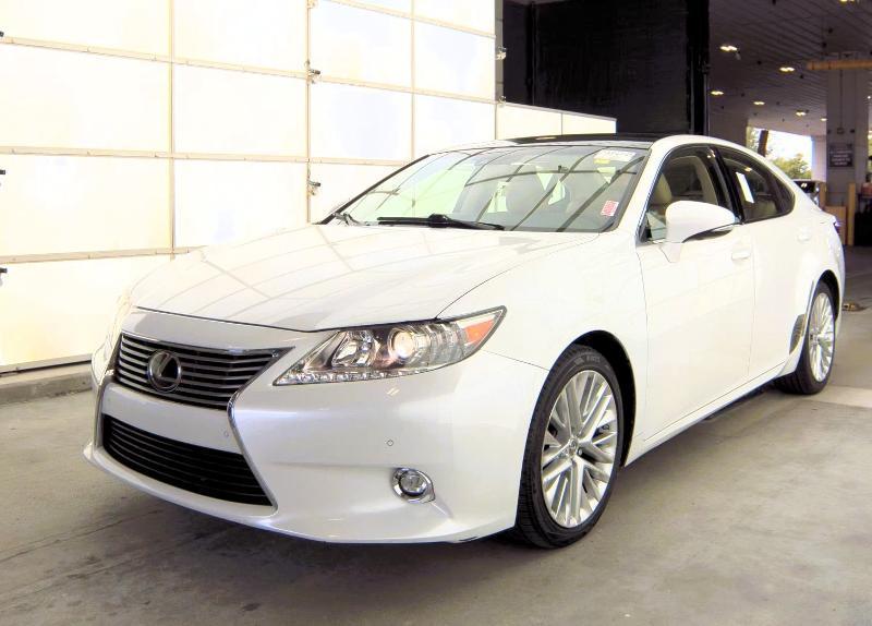 Lexus ES 350 4D Luxury Sedan 2015