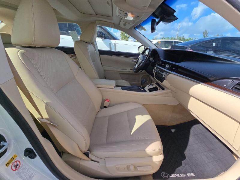 Lexus ES 350 4D Luxury Sedan 2015
