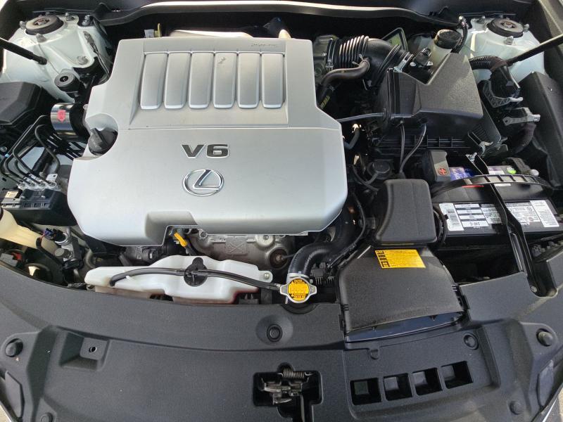 Lexus ES 350 4D Luxury Sedan 2015