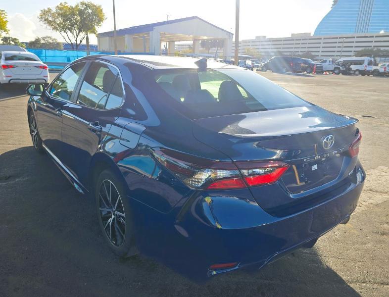 Toyota Camry SE Nightshade Auto (Natl) 2023