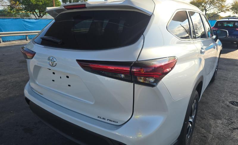 Toyota Highlander XLE Nav AWD V6 2025