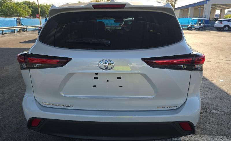 Toyota Highlander XLE Nav AWD V6 2025