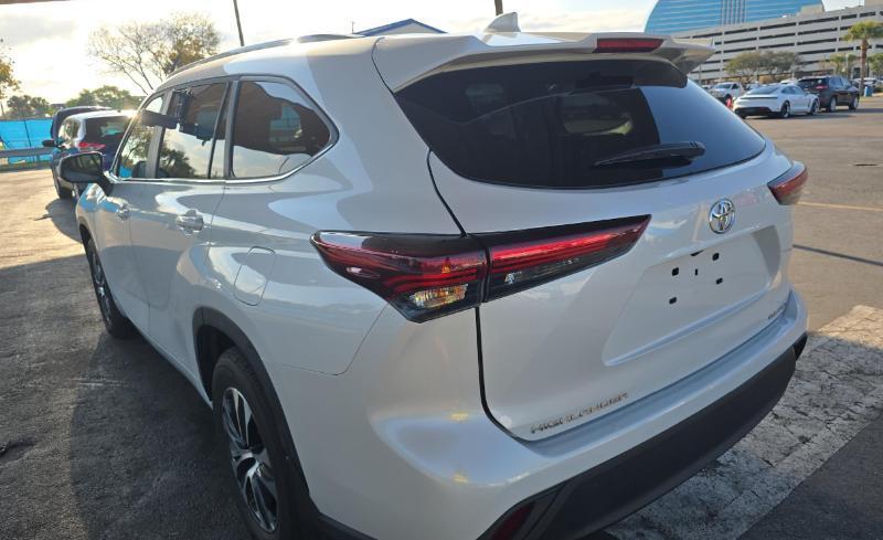 Toyota Highlander XLE Nav AWD V6 2025