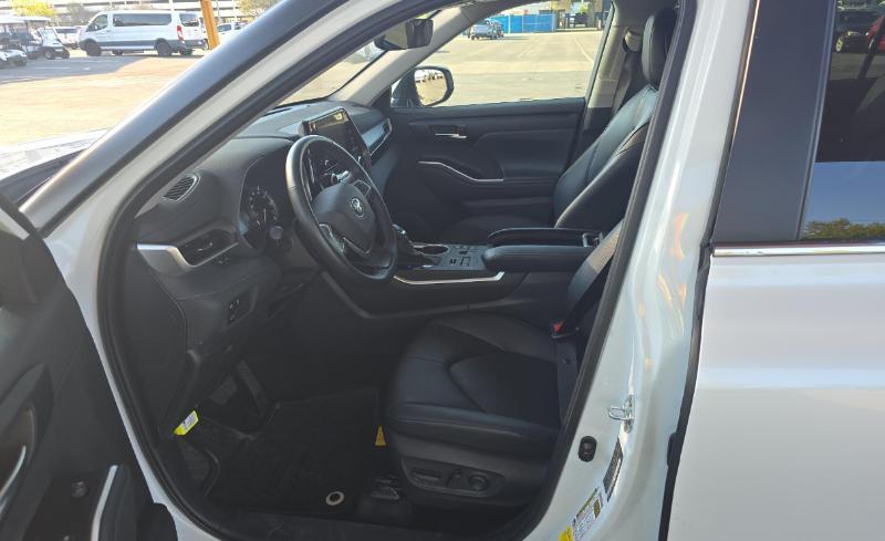 Toyota Highlander XLE Nav AWD V6 2025