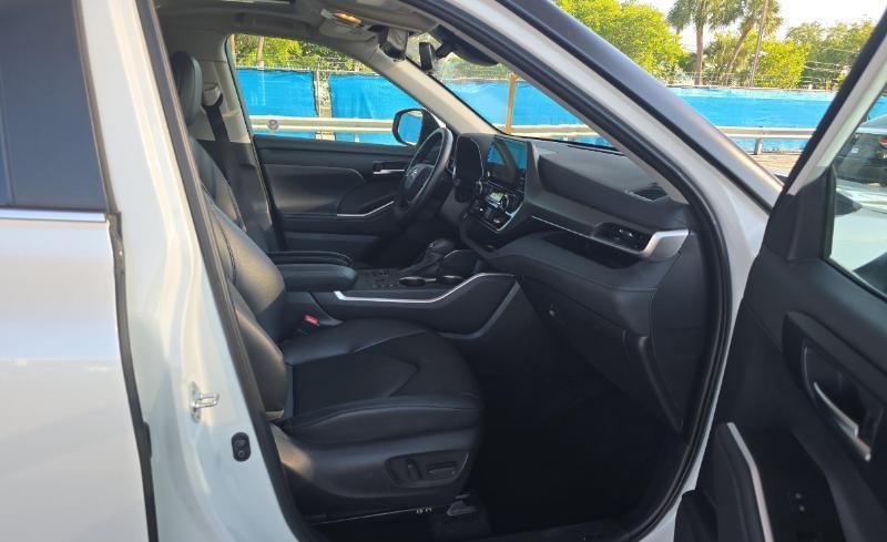 Toyota Highlander XLE Nav AWD V6 2025