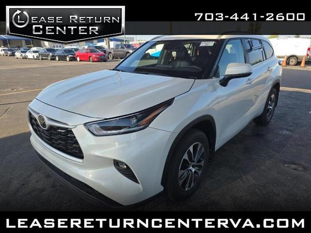 White 2025 Toyota Highlander XLE AWD SUV / Crossover All-Wheel Drive Automatic