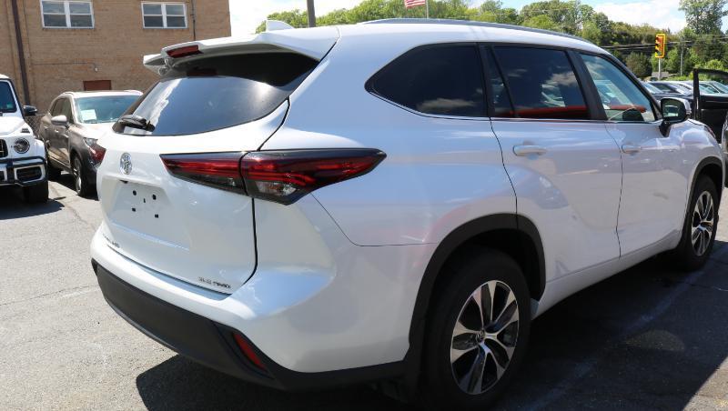 Toyota Highlander XLE Nav AWD V6 2025