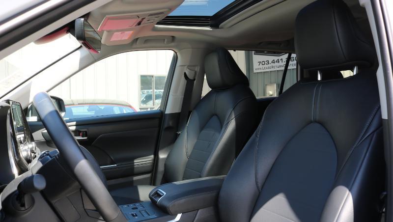 Toyota Highlander XLE Nav AWD V6 2025