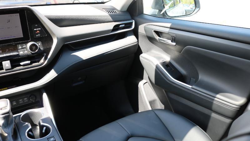 Toyota Highlander XLE Nav AWD V6 2025