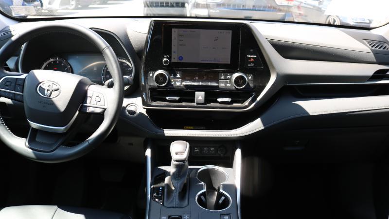Toyota Highlander XLE Nav AWD V6 2025