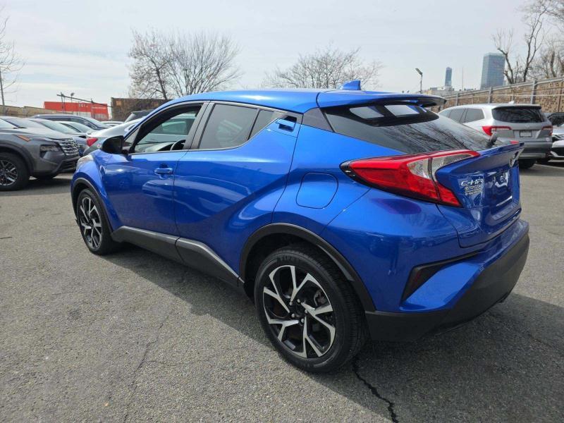 Toyota C-HR Nightshade FWD (Natl) 2021