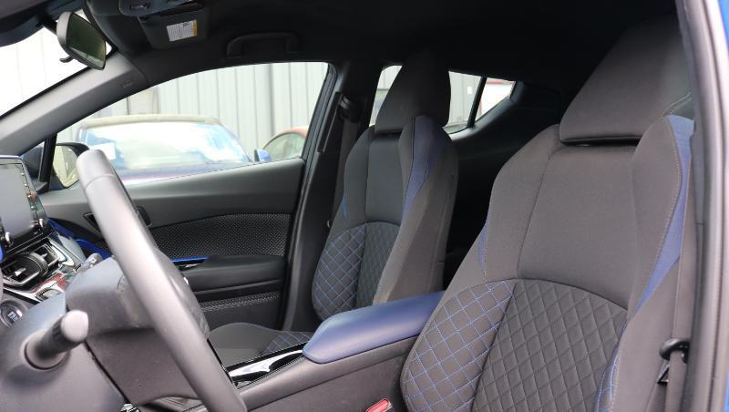 Toyota C-HR Nightshade FWD (Natl) 2021