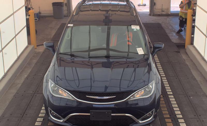 Chrysler Pacifica Touring L FWD 2018